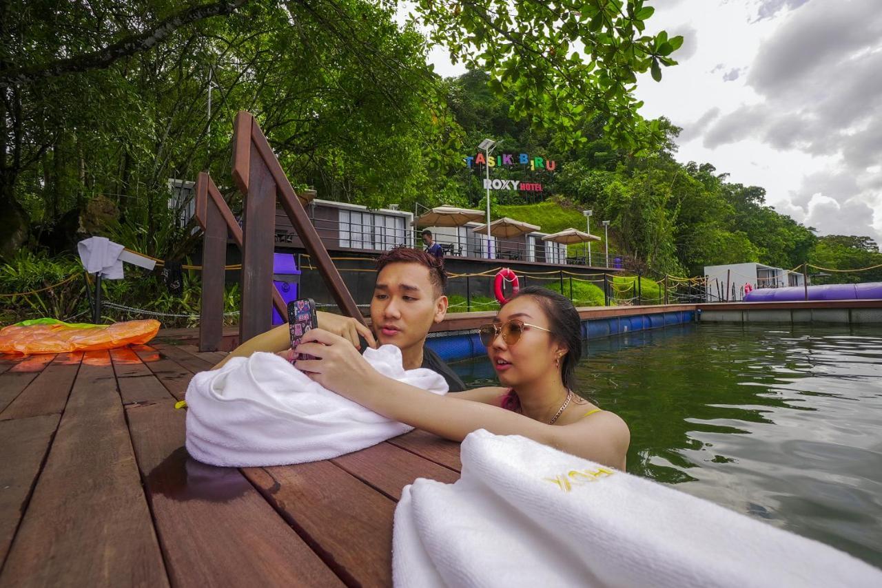 Roxy Tasik Biru Resort City Bau Luaran gambar