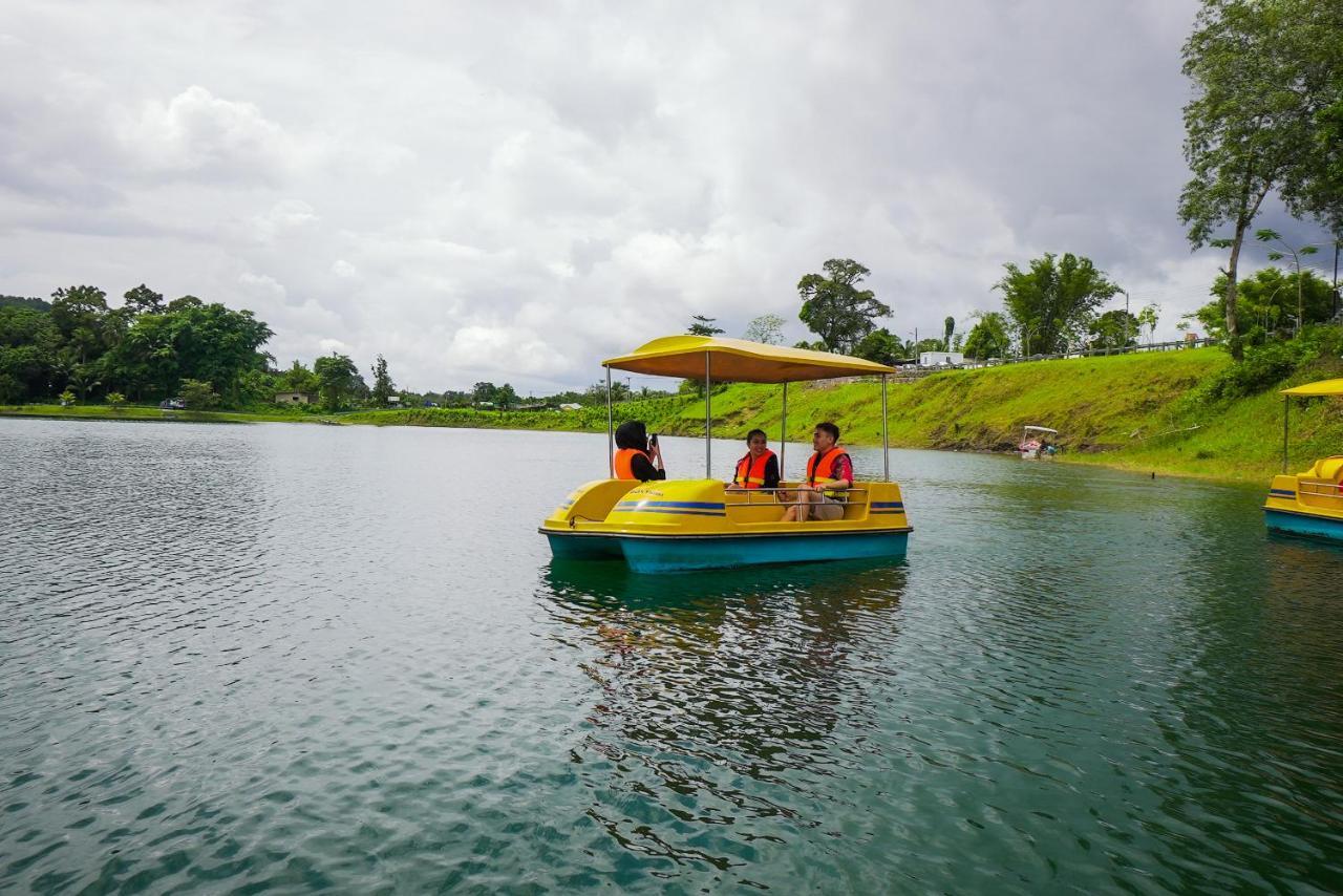 Roxy Tasik Biru Resort City Bau Luaran gambar