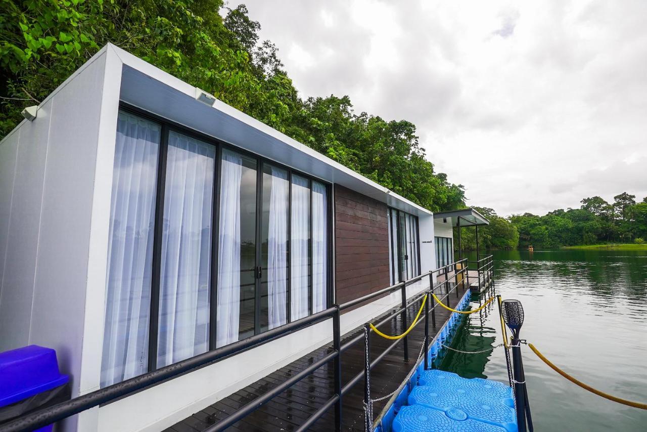 Roxy Tasik Biru Resort City Bau Luaran gambar