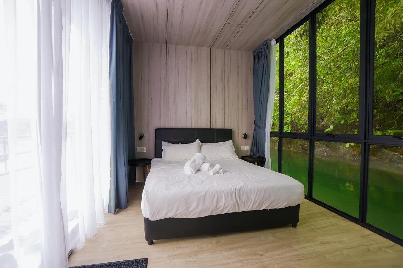 Roxy Tasik Biru Resort City Bau Luaran gambar