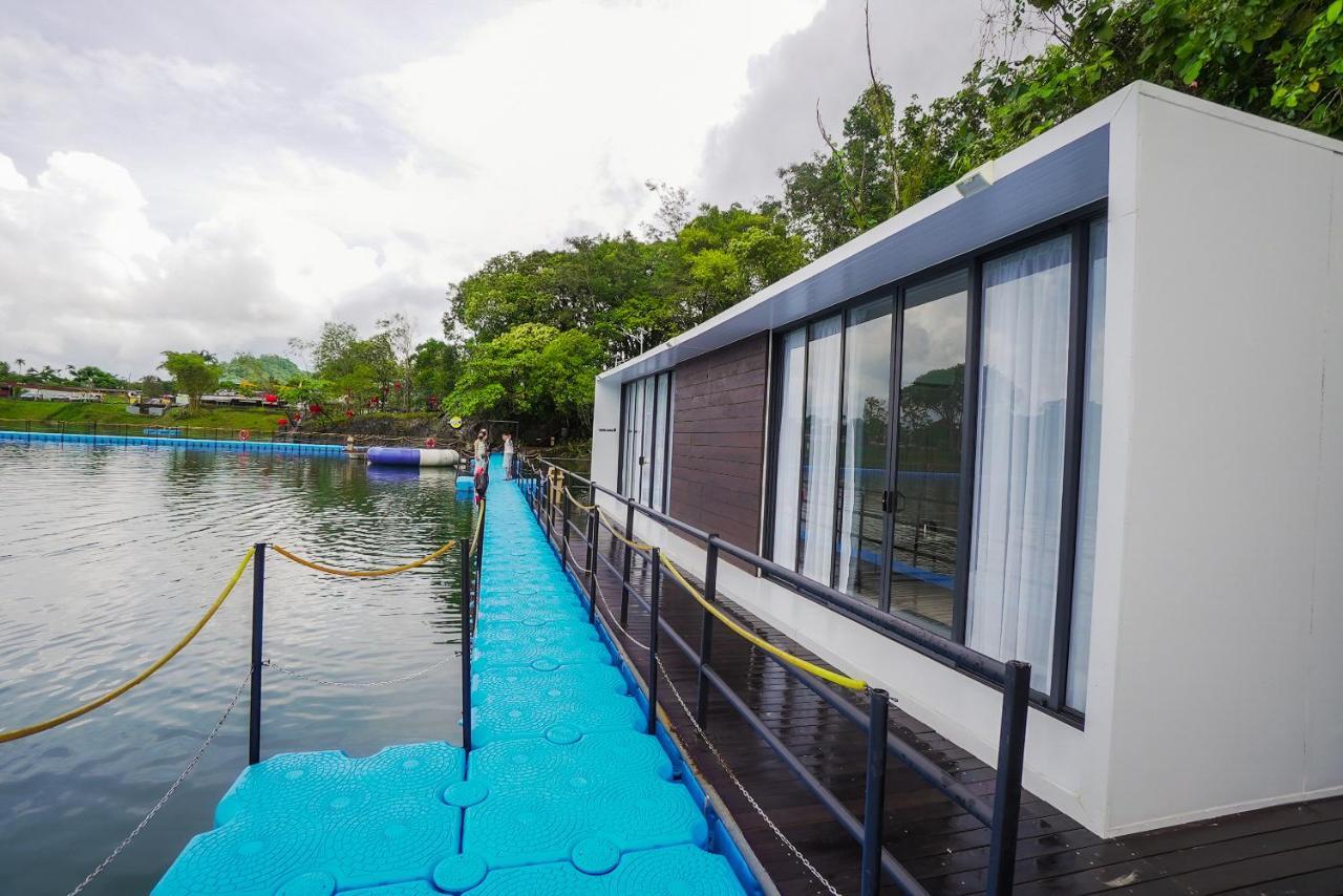 Roxy Tasik Biru Resort City Bau Luaran gambar
