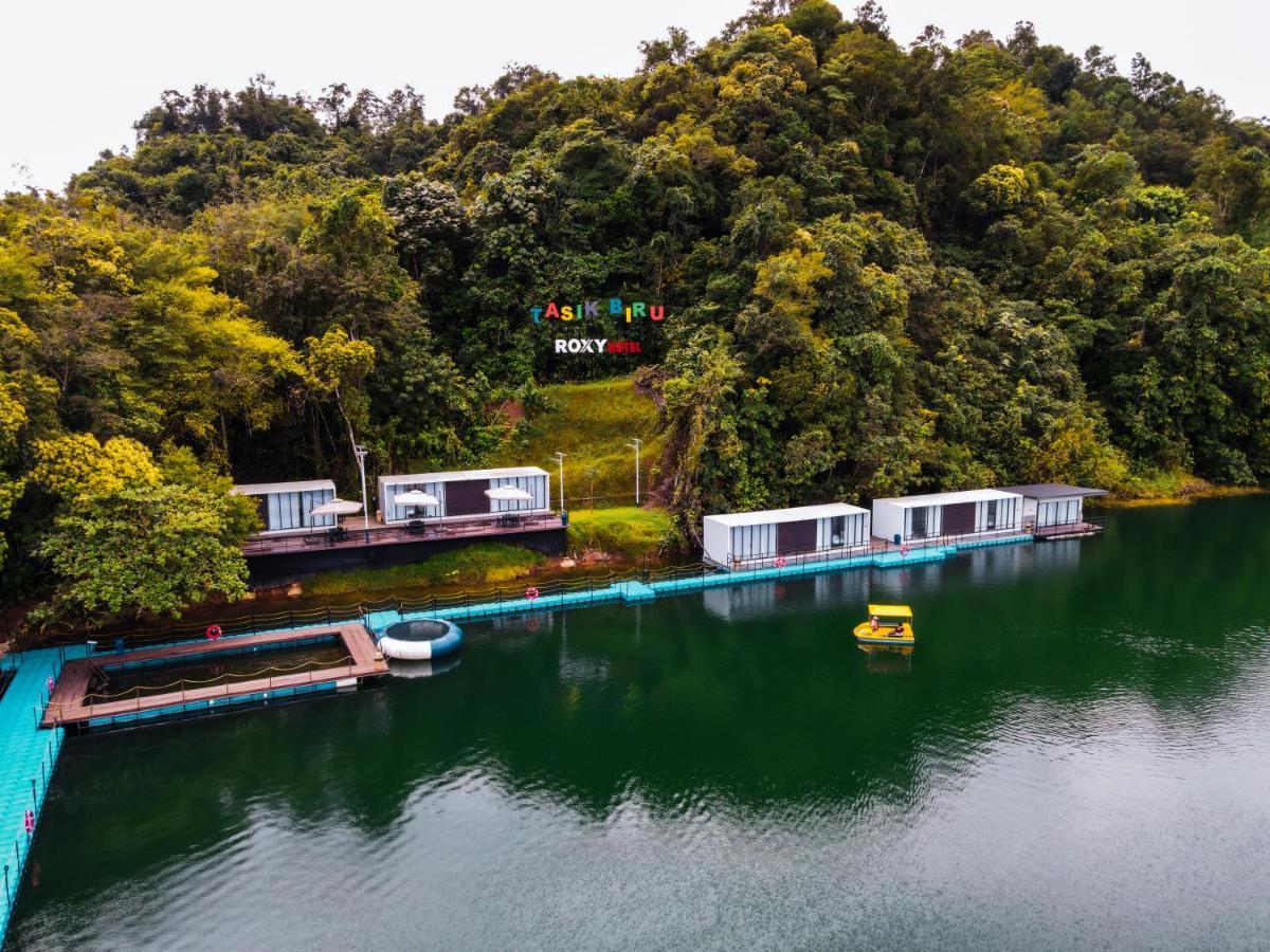 Roxy Tasik Biru Resort City Bau Luaran gambar