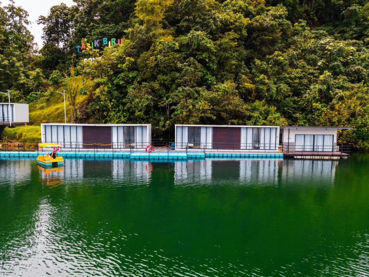 Roxy Tasik Biru Resort City Bau Luaran gambar