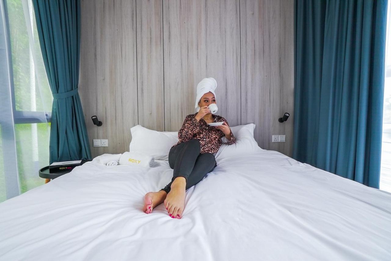 Roxy Tasik Biru Resort City Bau Luaran gambar