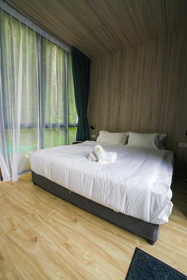 Roxy Tasik Biru Resort City Bau Luaran gambar