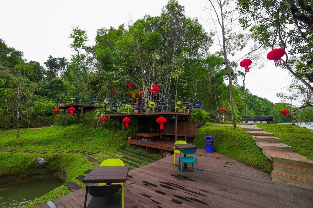 Roxy Tasik Biru Resort City Bau Luaran gambar