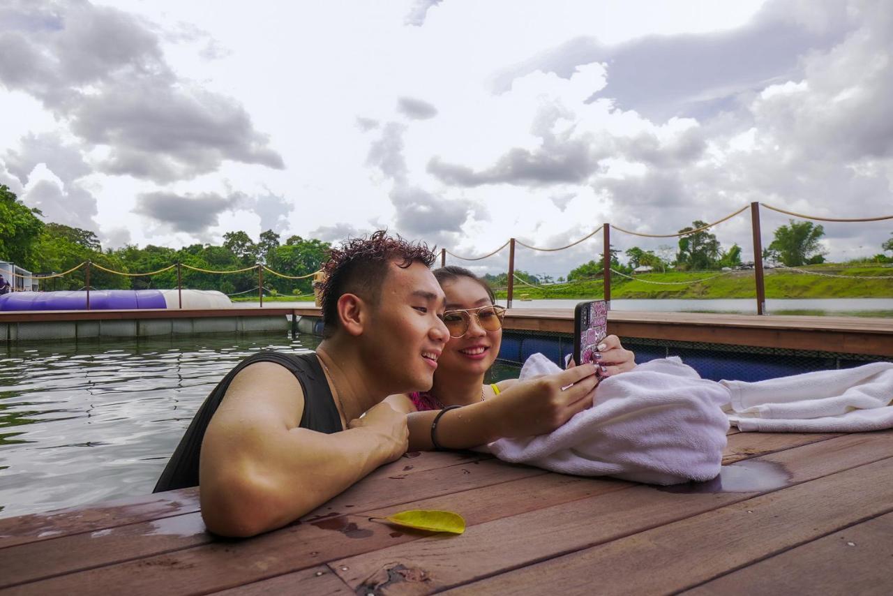 Roxy Tasik Biru Resort City Bau Luaran gambar