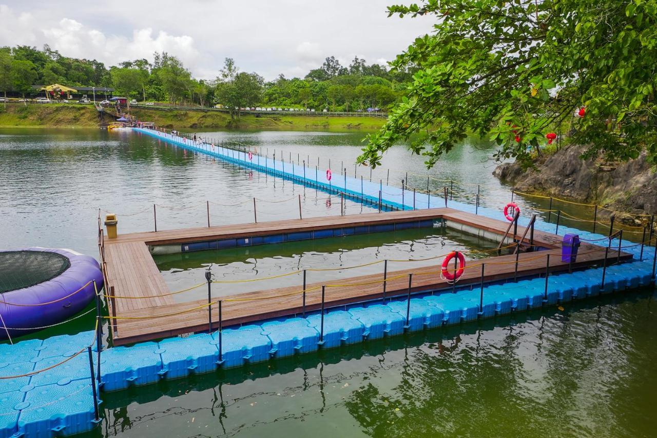 Roxy Tasik Biru Resort City Bau Luaran gambar
