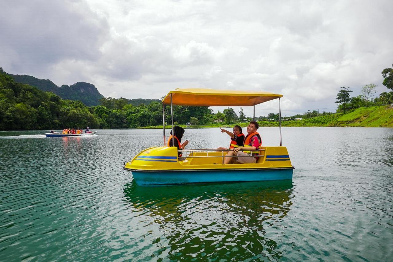 Roxy Tasik Biru Resort City Bau Luaran gambar