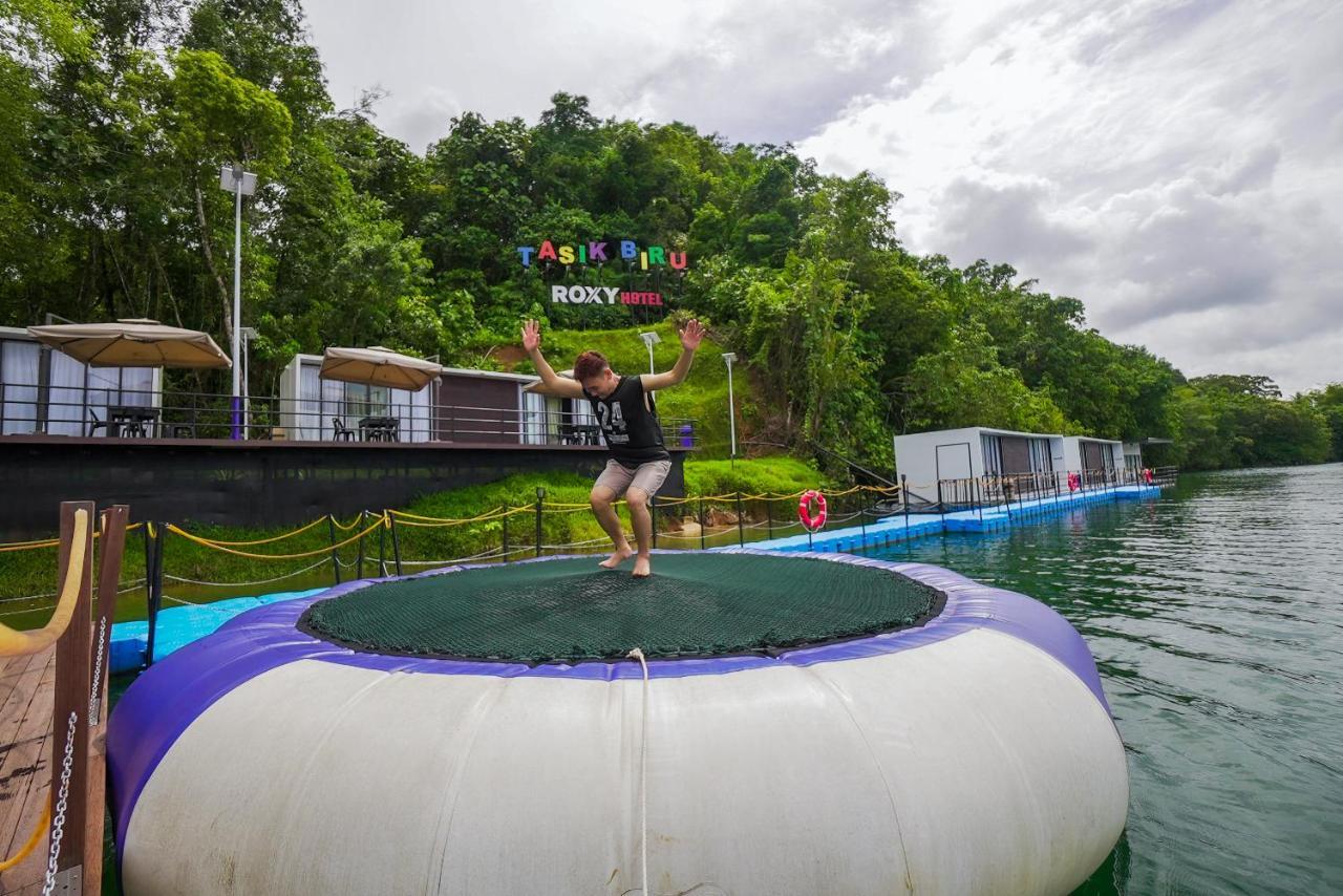 Roxy Tasik Biru Resort City Bau Luaran gambar