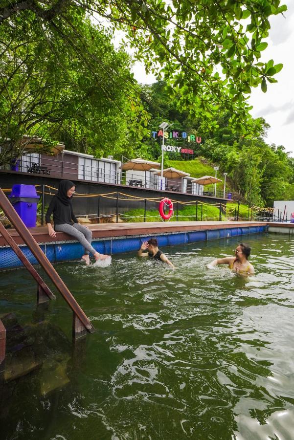 Roxy Tasik Biru Resort City Bau Luaran gambar